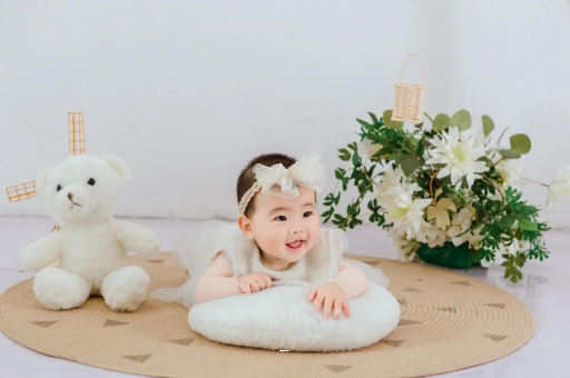 福鼎四个月宝宝揉眼睛